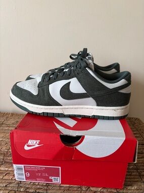 Women’s Nike Dunk Low Photon Dust/Vintage Green-Sail